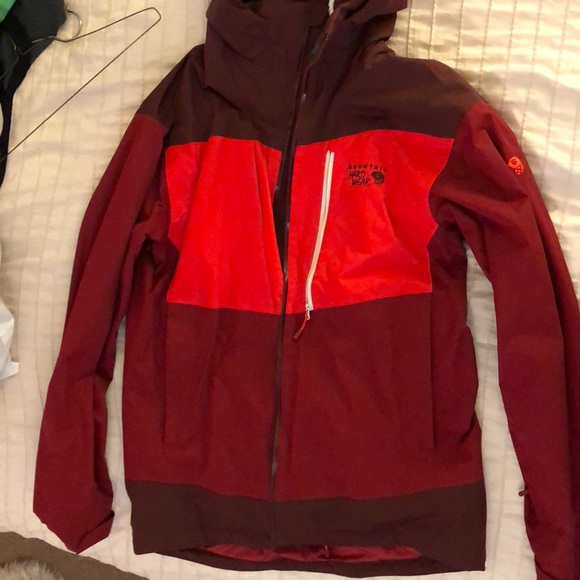 mountain hardwear snowboard jacket